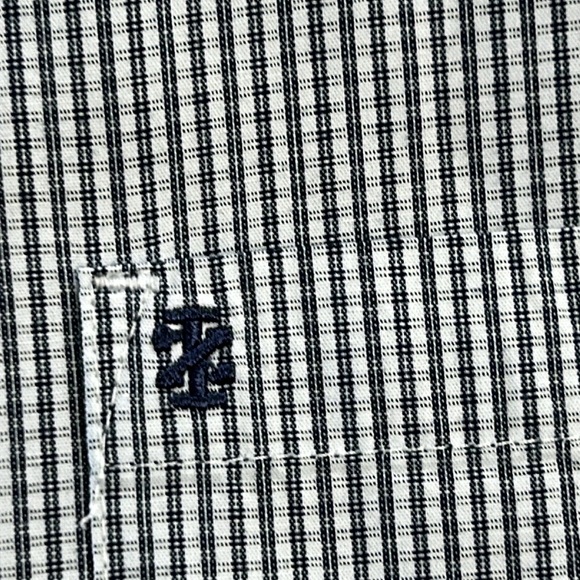IZOD blue and white check button down men’s shirt. Size Medium. Great condition - Picture 3 of 5